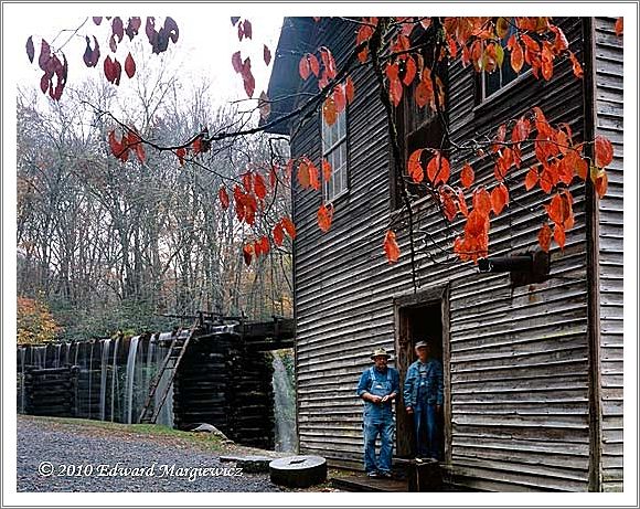 450684   Two mill Workers at Mingus Mill, GSMNP